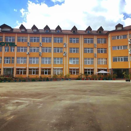 Hotel Dinastia Piteşti Dış mekan fotoğraf