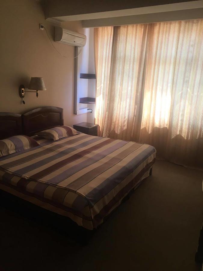 Hotel Dinastia Piteşti Dış mekan fotoğraf