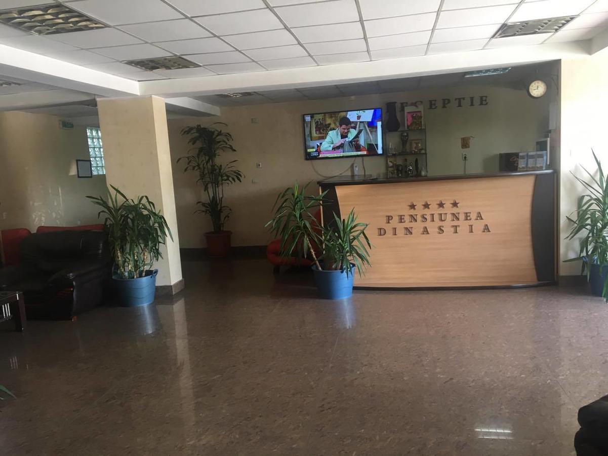 Hotel Dinastia Piteşti Dış mekan fotoğraf